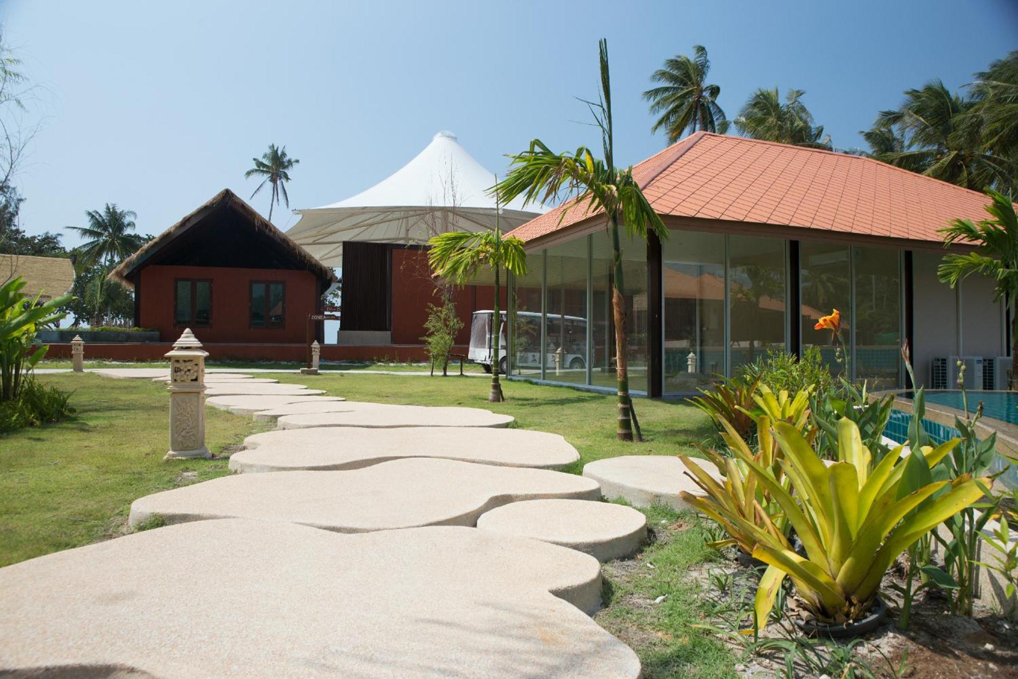 Blue Bay Resort - Access To Pool And Beach-Phuket & Krabi Ko Yao エクステリア 写真 The resort's main buildings