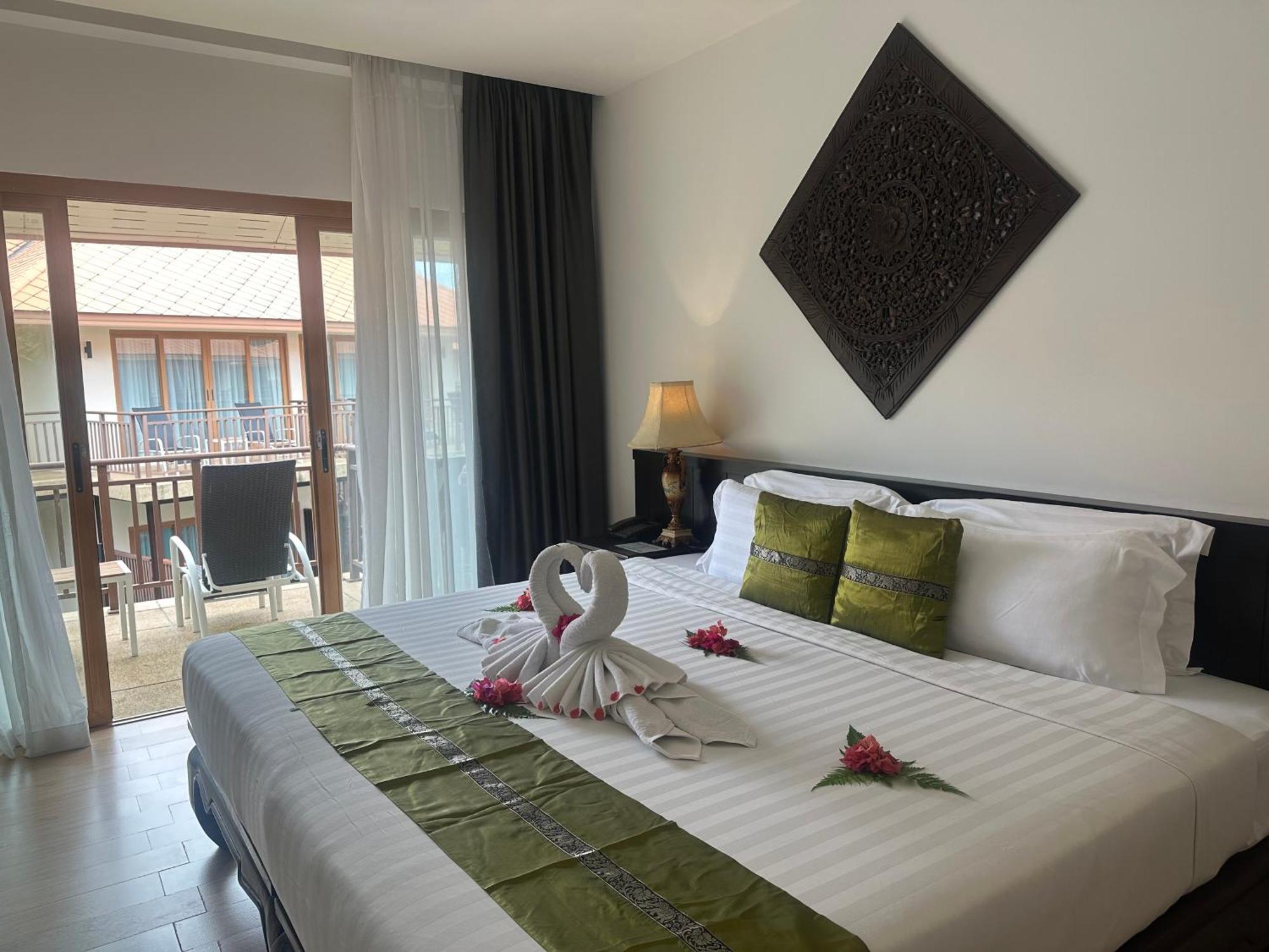 Blue Bay Resort - Access To Pool And Beach-Phuket & Krabi Ko Yao エクステリア 写真 A bedroom at the hotel