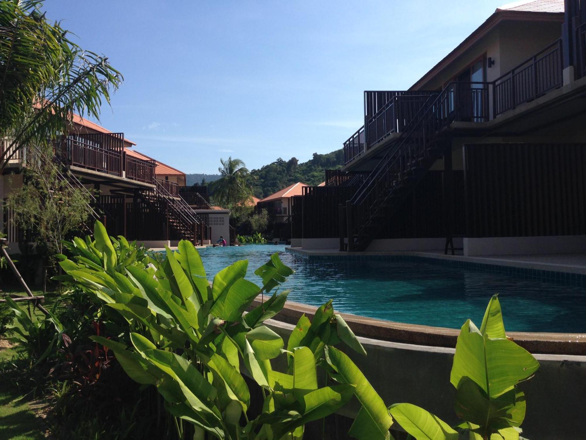 Blue Bay Resort - Access To Pool And Beach-Phuket & Krabi Ko Yao エクステリア 写真 The swimming pool at the resort